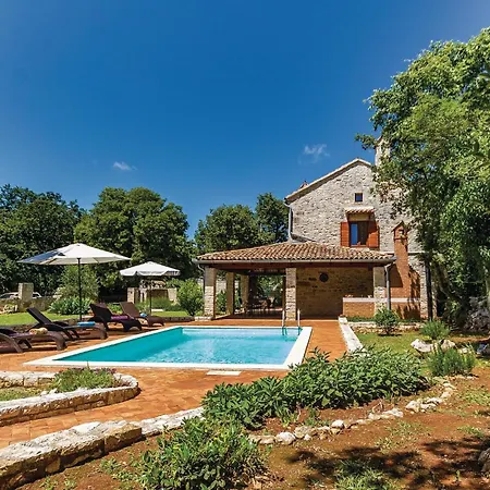 Holiday home Lovely Home In Klarici With Kitchen Jursici