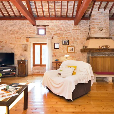 Lovely Home In Klarici With Kitchen *