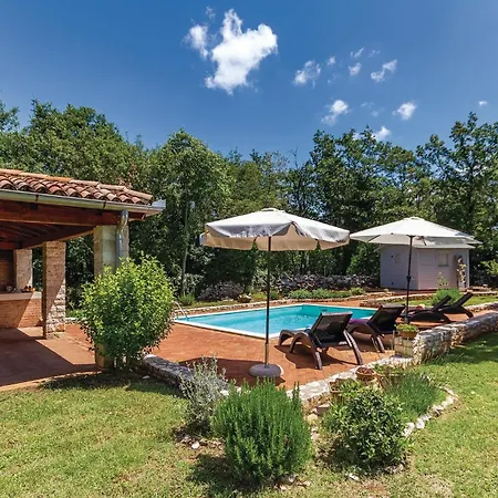 Holiday home Lovely Home In Klarici With Kitchen