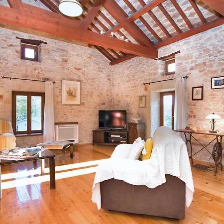Holiday home Lovely Home In Klarici With Kitchen *