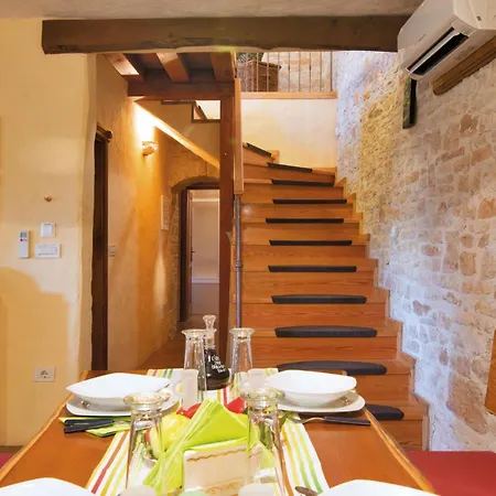 Lovely Home In Klarici With Kitchen Holiday home *