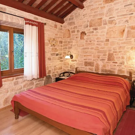 Lovely Home In Klarici With Kitchen